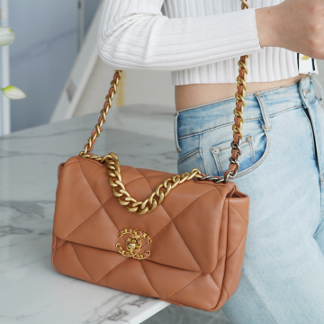 최고퀄 팬더샵 샤넬 19 스몰 플랩백 카멜 램스킨