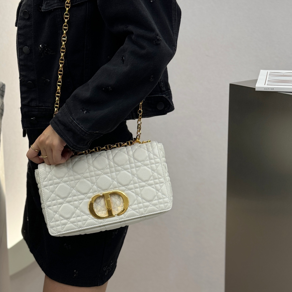 최고퀄 디올 카로 미디움 숄더백 화이트
